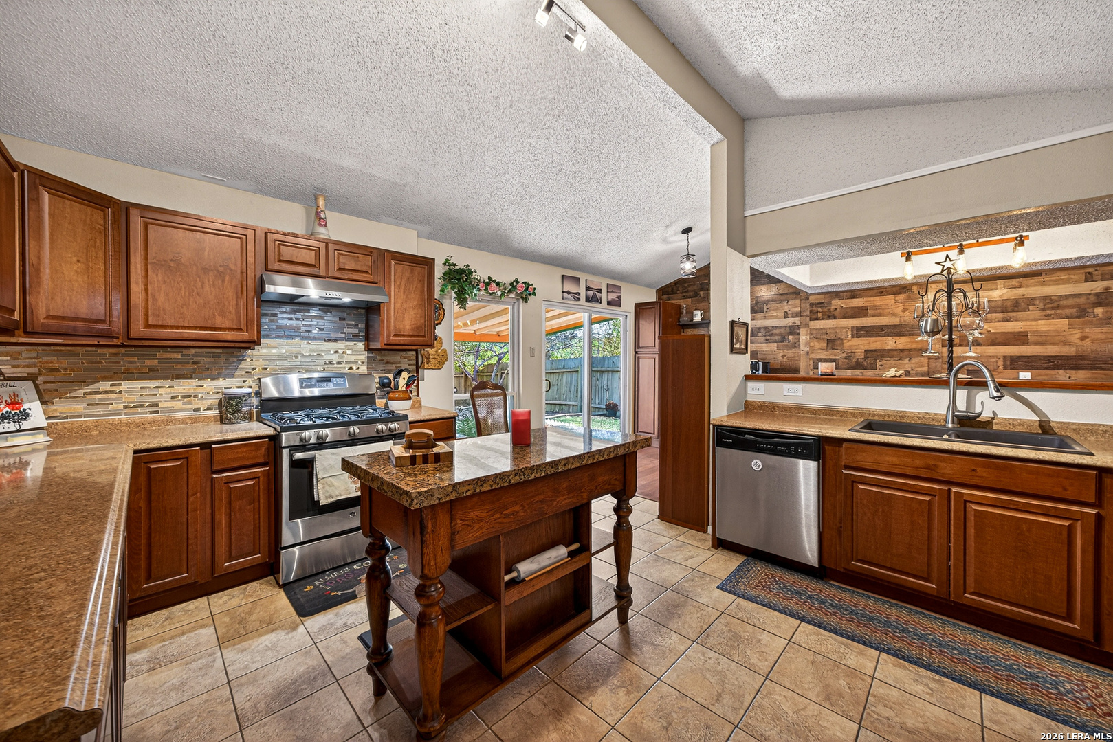 8722 Thatch San Antonio TX 78240