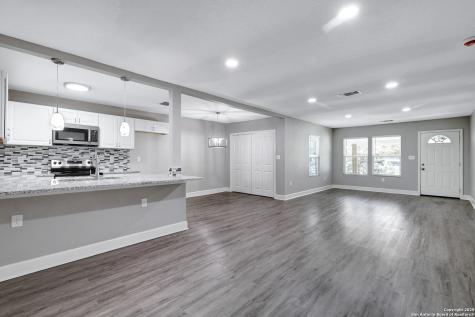 1938 W Ashby Place San Antonio TX 78201