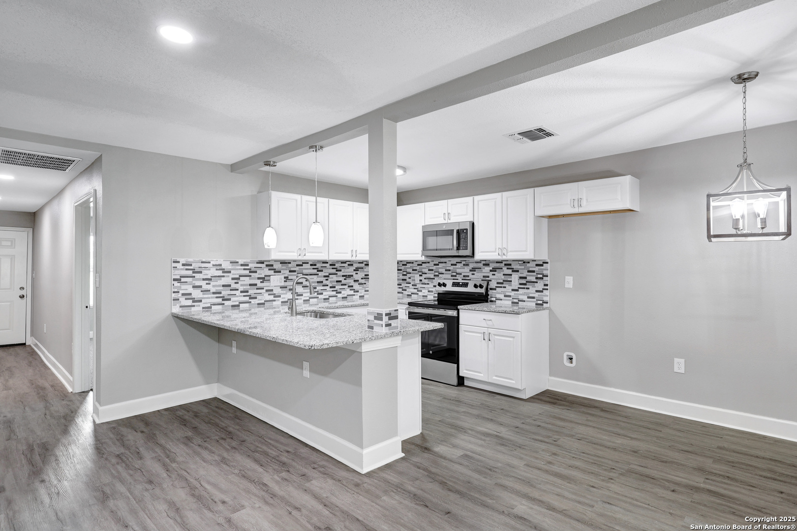 1938 W Ashby Place San Antonio TX 78201