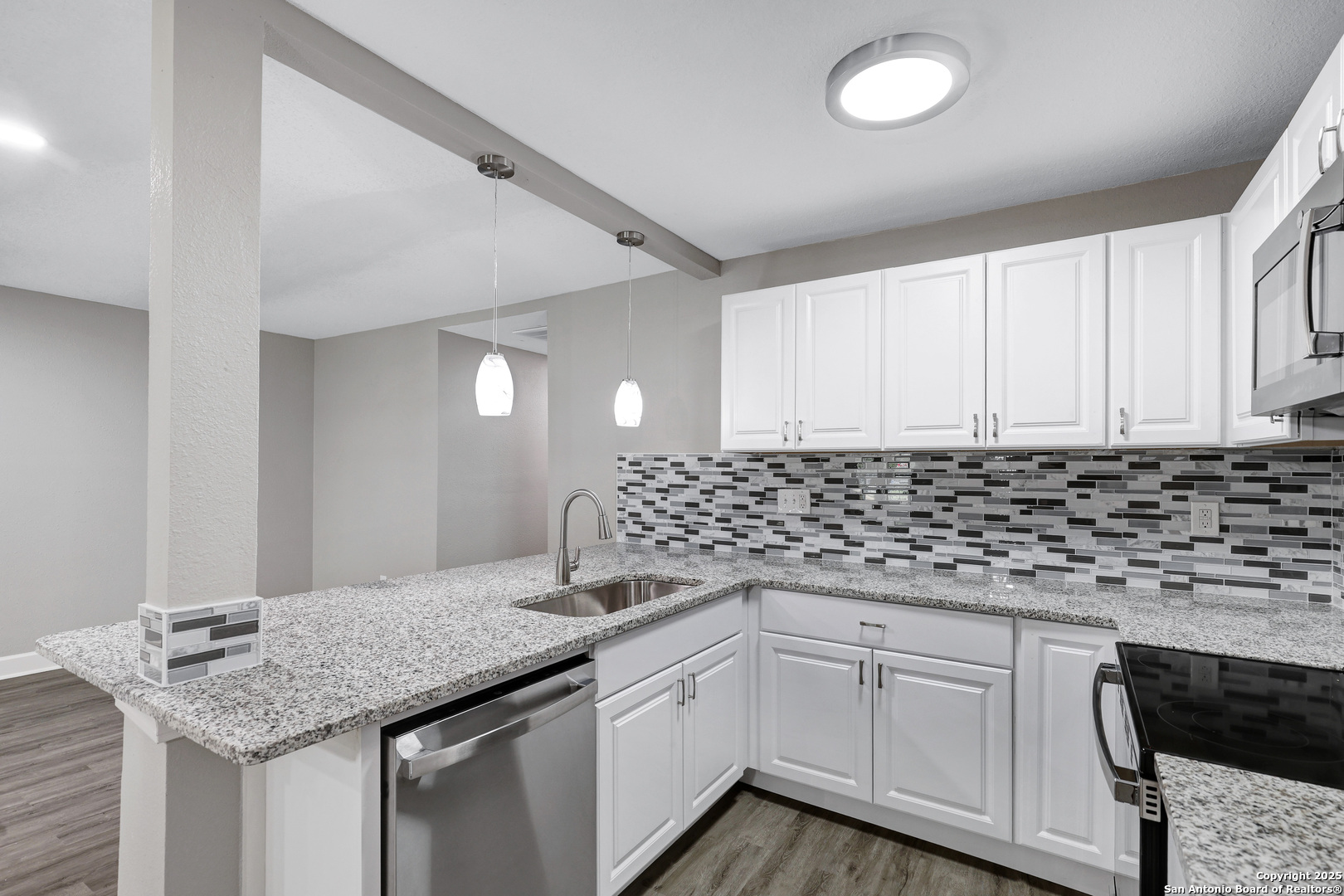 1938 W Ashby Place San Antonio TX 78201