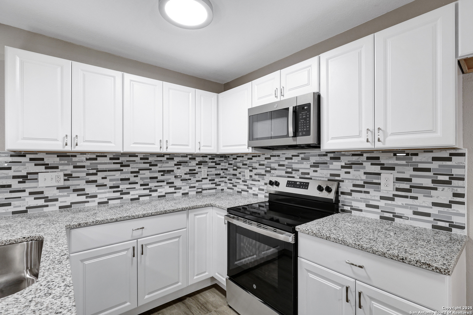 1938 W Ashby Place San Antonio TX 78201
