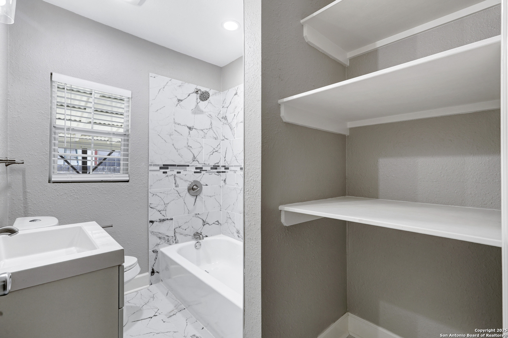 1938 W Ashby Place San Antonio TX 78201