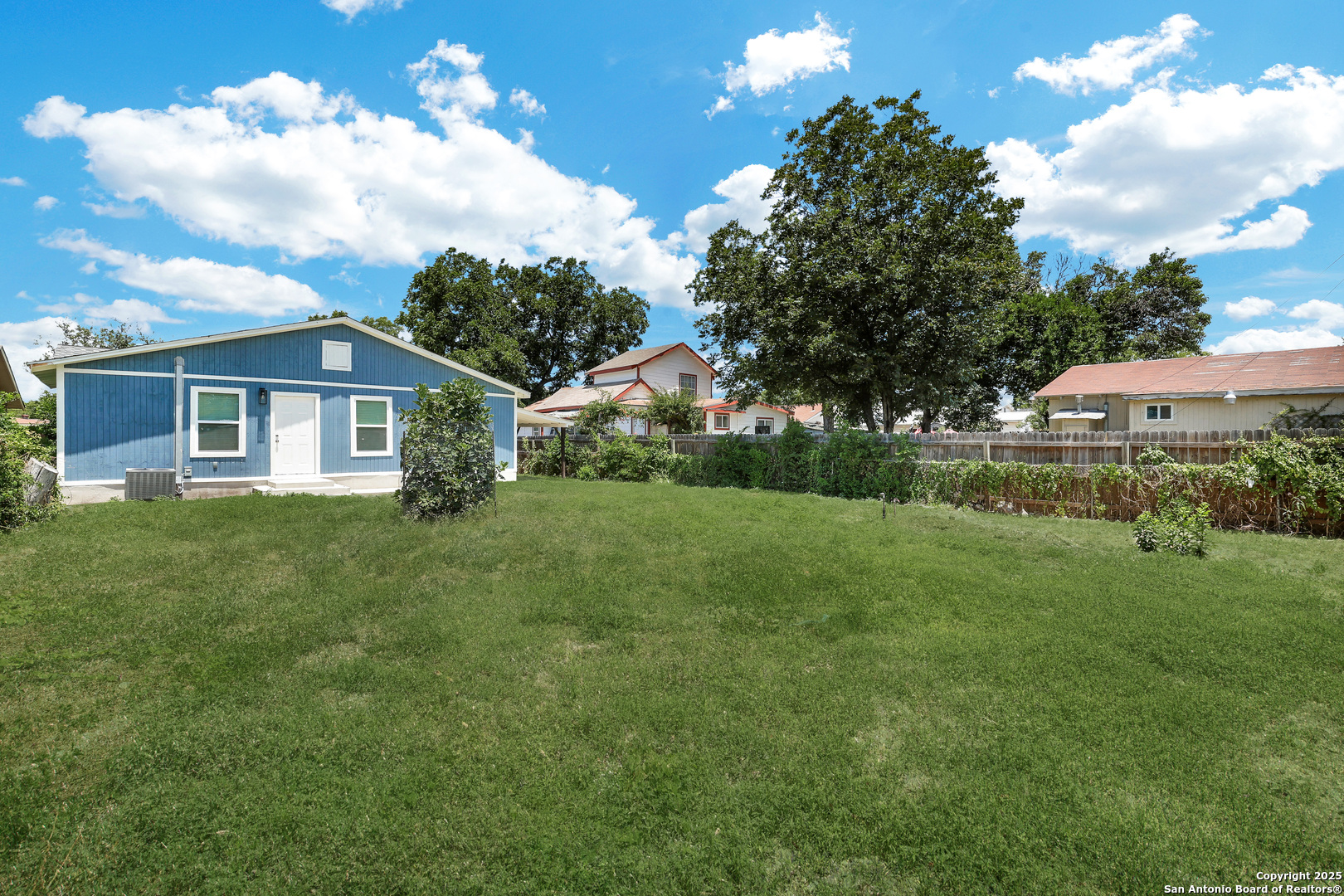 1938 W Ashby Place San Antonio TX 78201