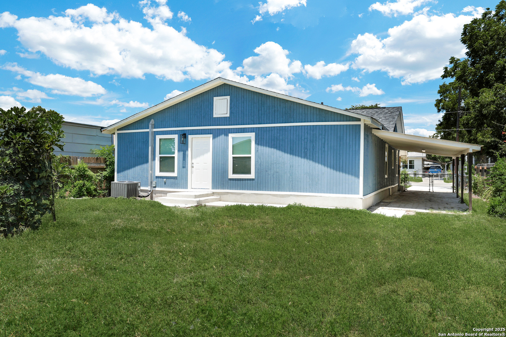 1938 W Ashby Place San Antonio TX 78201