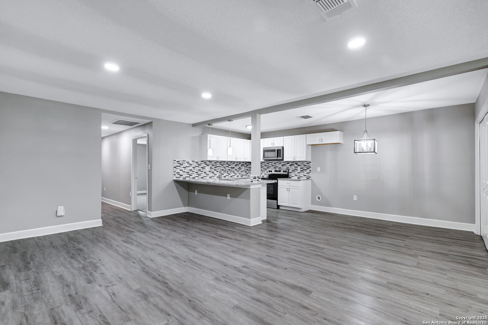 1938 W Ashby Place San Antonio TX 78201