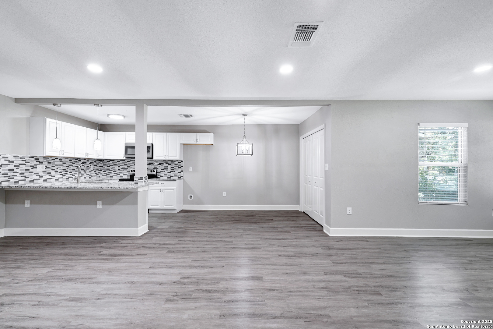 1938 W Ashby Place San Antonio TX 78201