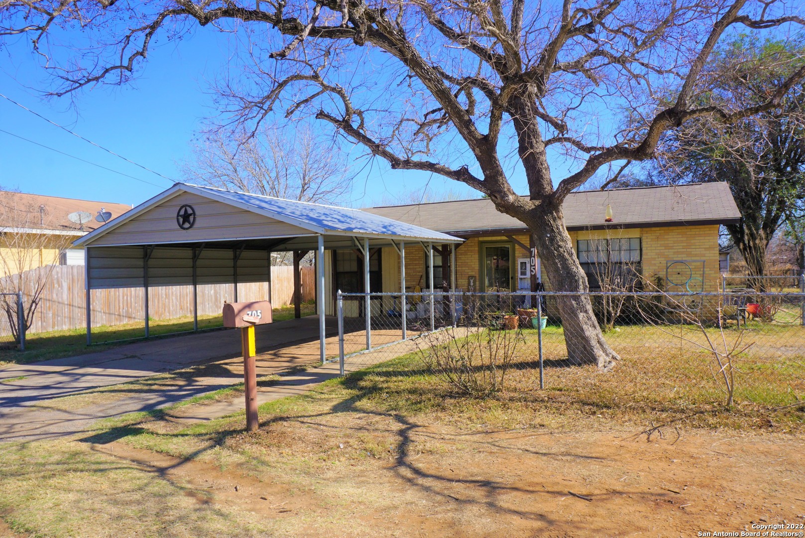 705 Waltom Avenue Jourdanton TX 78026
