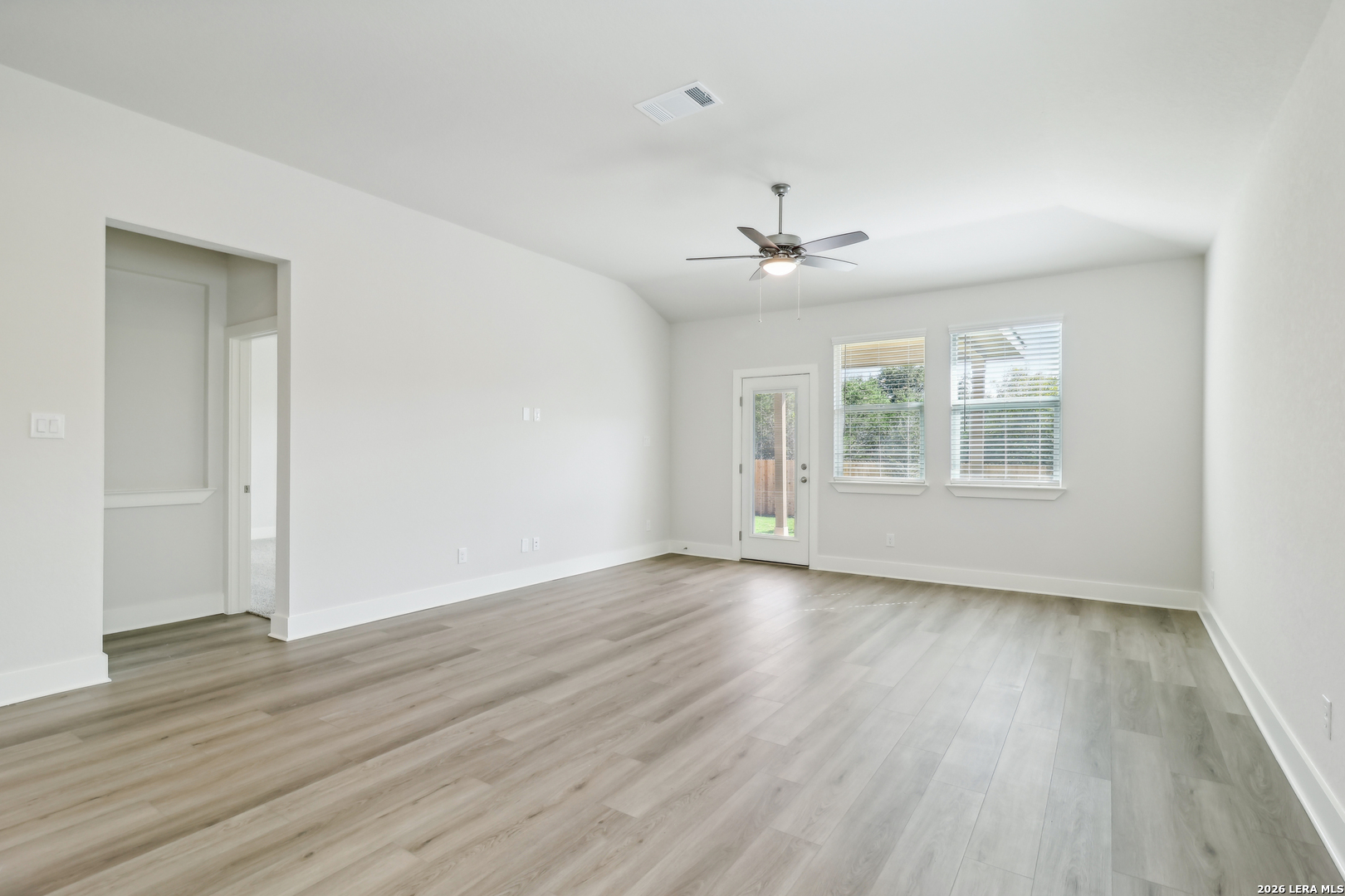6466 Comanche Moon San Antonio TX 78233