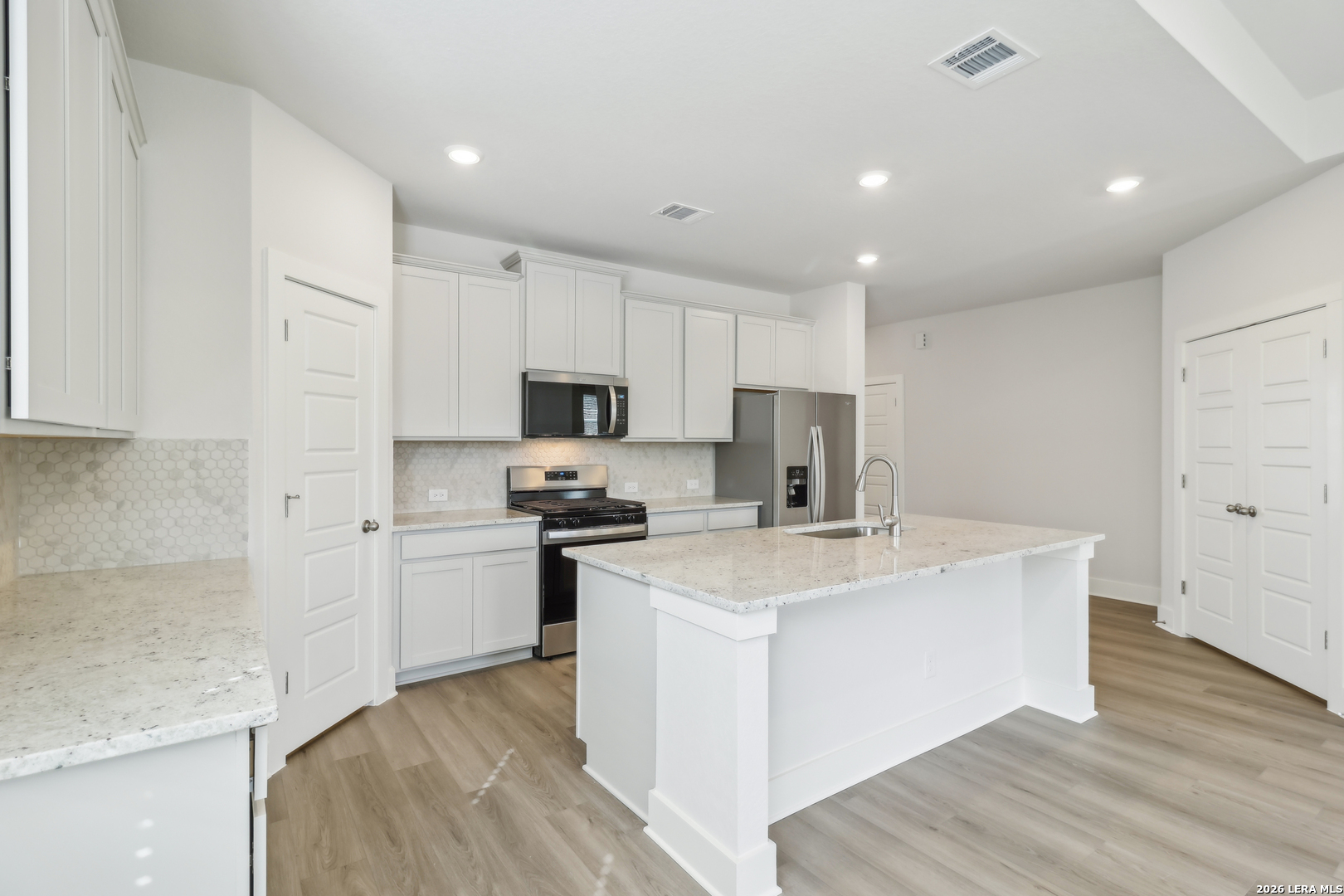 6466 Comanche Moon San Antonio TX 78233