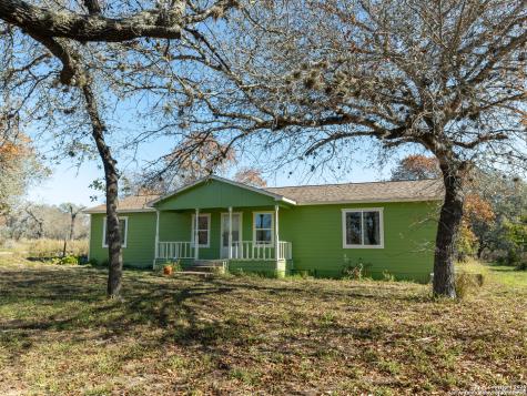 324 Oak Lane Poteet TX 78065