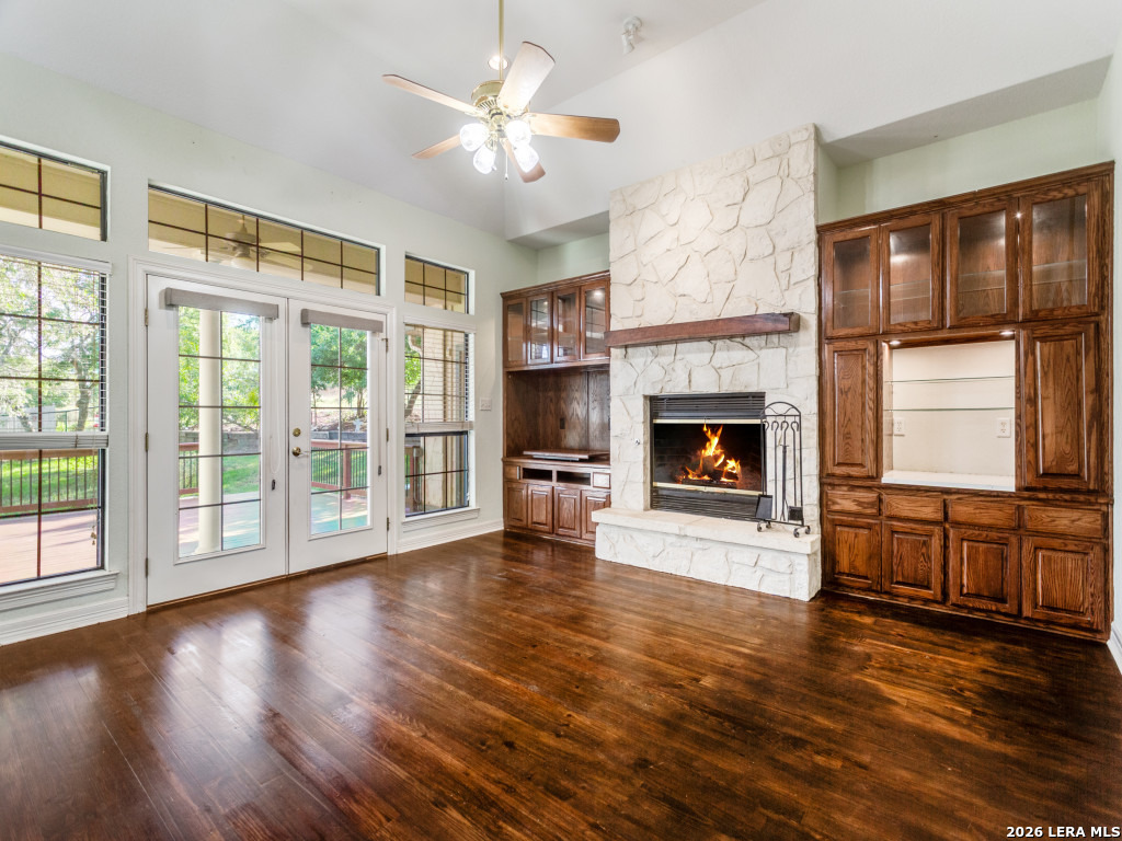 88 Sister Creek Comfort TX 78013