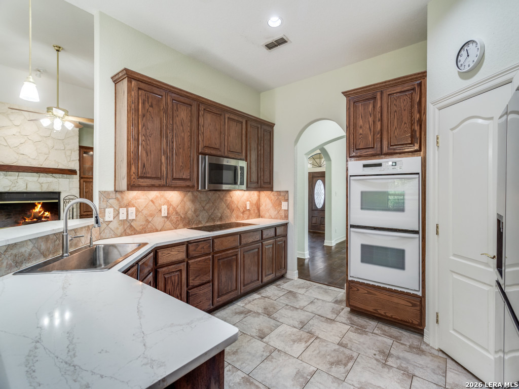 88 Sister Creek Comfort TX 78013