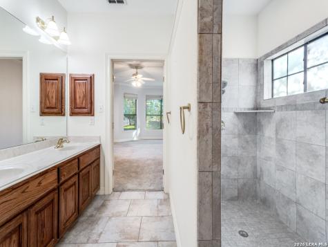 88 Sister Creek Comfort TX 78013