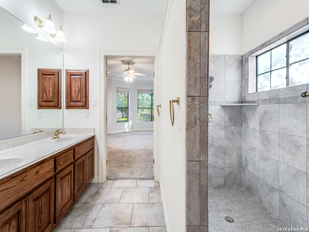 88 Sister Creek Comfort TX 78013