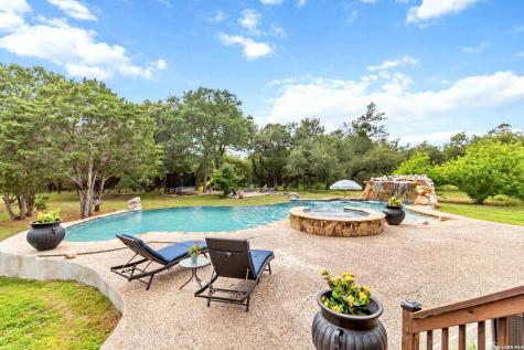 318 Berry Oaks Drive Bulverde TX 78163