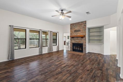 111 Clydesdale San Marcos TX 78666