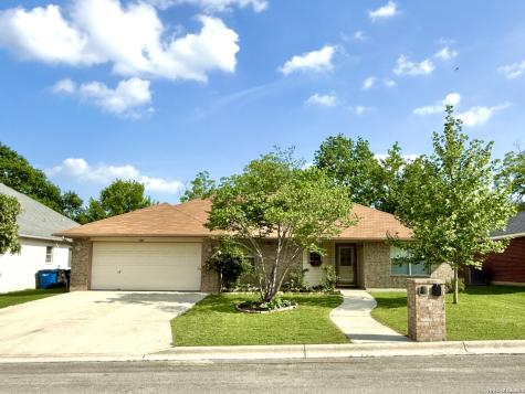 1337 Pecan Arbor New Braunfels TX 78130