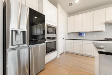 229 Jereth Crossing Castroville TX 78009