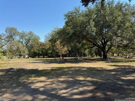33 Glen Cove Seguin TX 78155