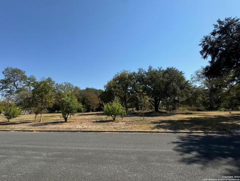 33 Glen Cove Seguin TX 78155
