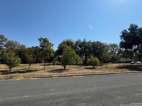 33 Glen Cove Seguin TX 78155