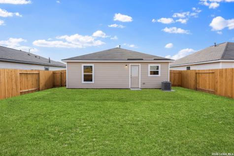 3418 Warlow Branch San Antonio TX 78109