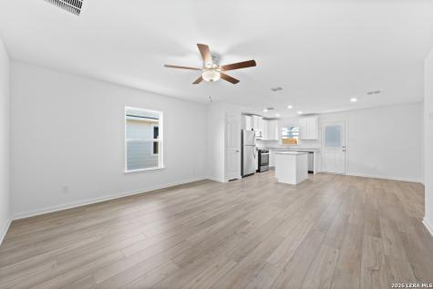 3418 Warlow Branch San Antonio TX 78109