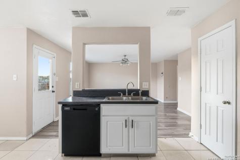 5519 Red Canyon San Antonio TX 78252