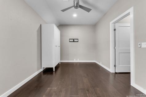 918 Steubing Oaks San Antonio TX 78258