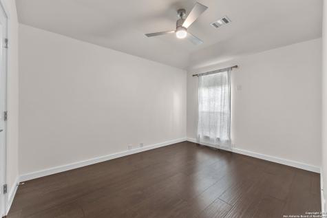 918 Steubing Oaks San Antonio TX 78258