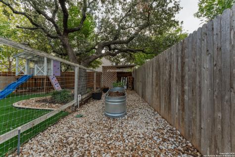 918 Steubing Oaks San Antonio TX 78258