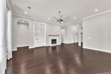 918 Steubing Oaks San Antonio TX 78258