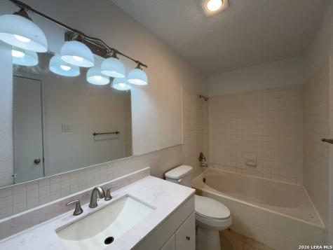 6202 Valley Cliff San Antonio TX 78250
