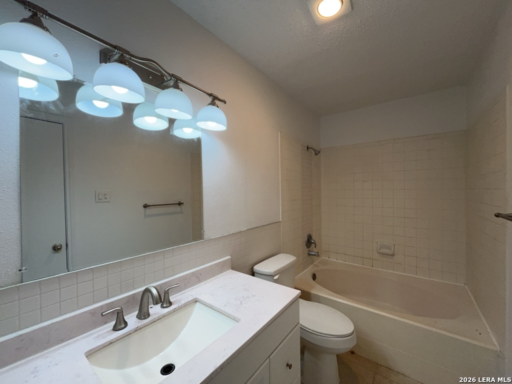 6202 Valley Cliff San Antonio TX 78250