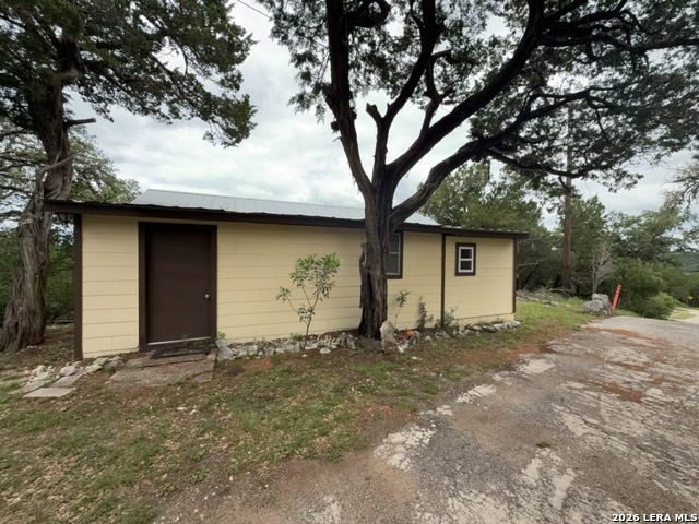 184 Paradise Lane Lakehills TX 78063