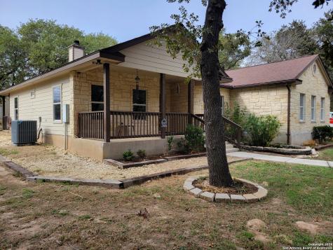 254 County Road 6876 Natalia TX 78059