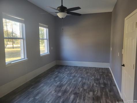 254 County Road 6876 Natalia TX 78059