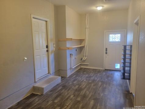 254 County Road 6876 Natalia TX 78059