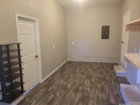 254 County Road 6876 Natalia TX 78059