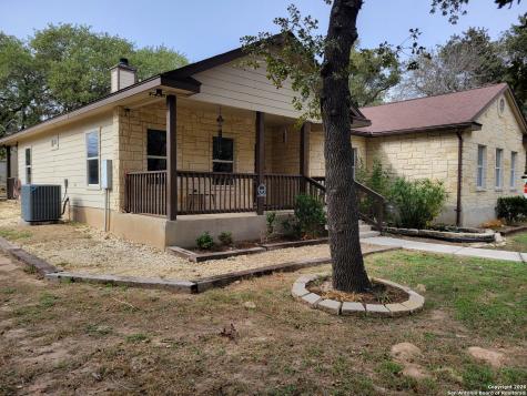 254 County Road 6876 Natalia TX 78059