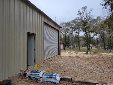 254 County Road 6876 Natalia TX 78059