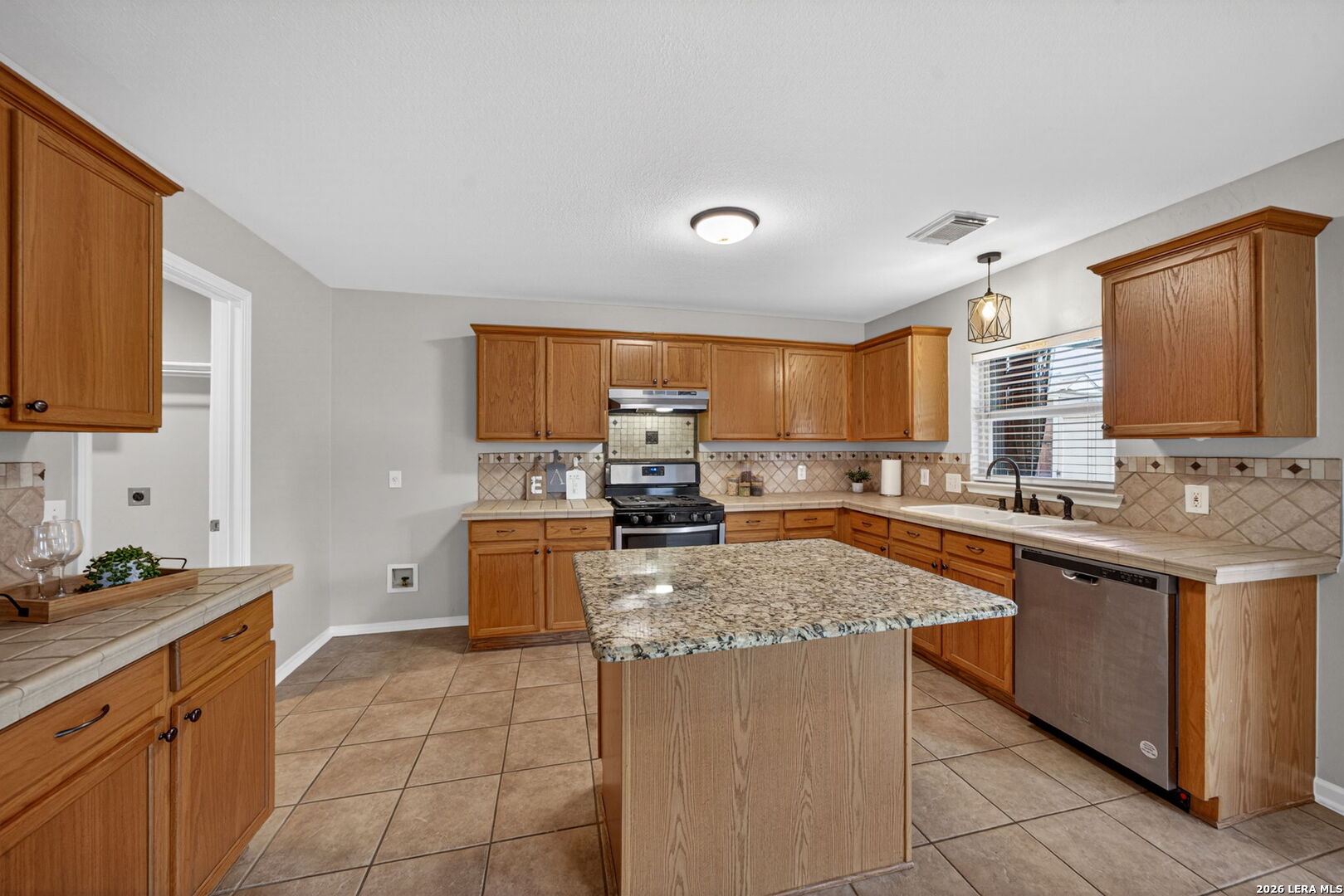 6517 Rosethorn Drive San Antonio TX 78249