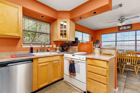 632 Lake Forrest Canyon Lake TX 78133