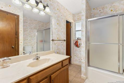 632 Lake Forrest Canyon Lake TX 78133