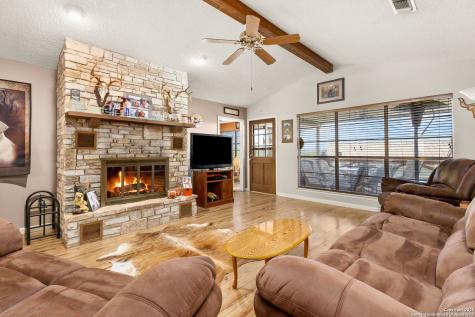 632 Lake Forrest Canyon Lake TX 78133