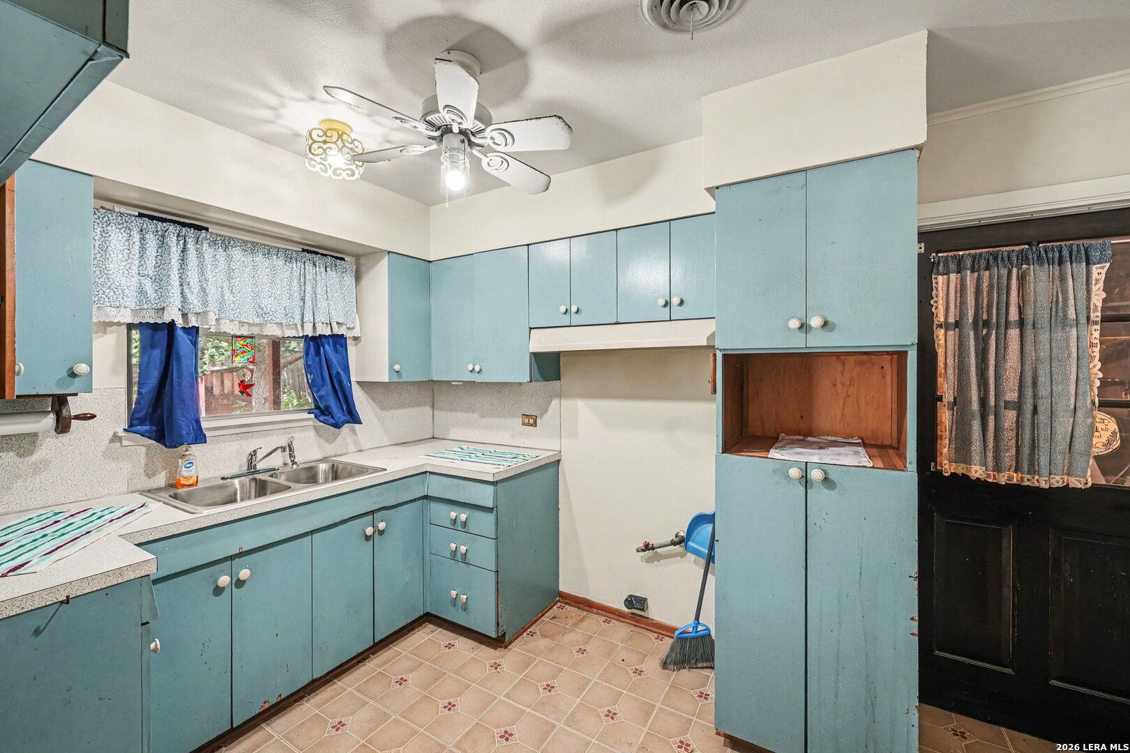 1502 Montview San Antonio TX 78213