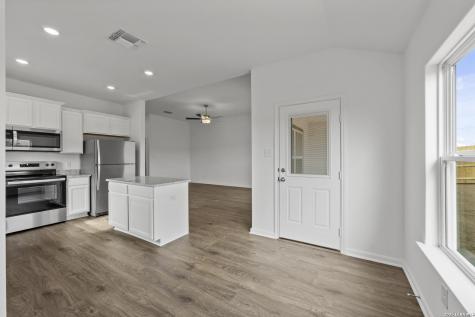 16166 Farmer Lytle TX 78052