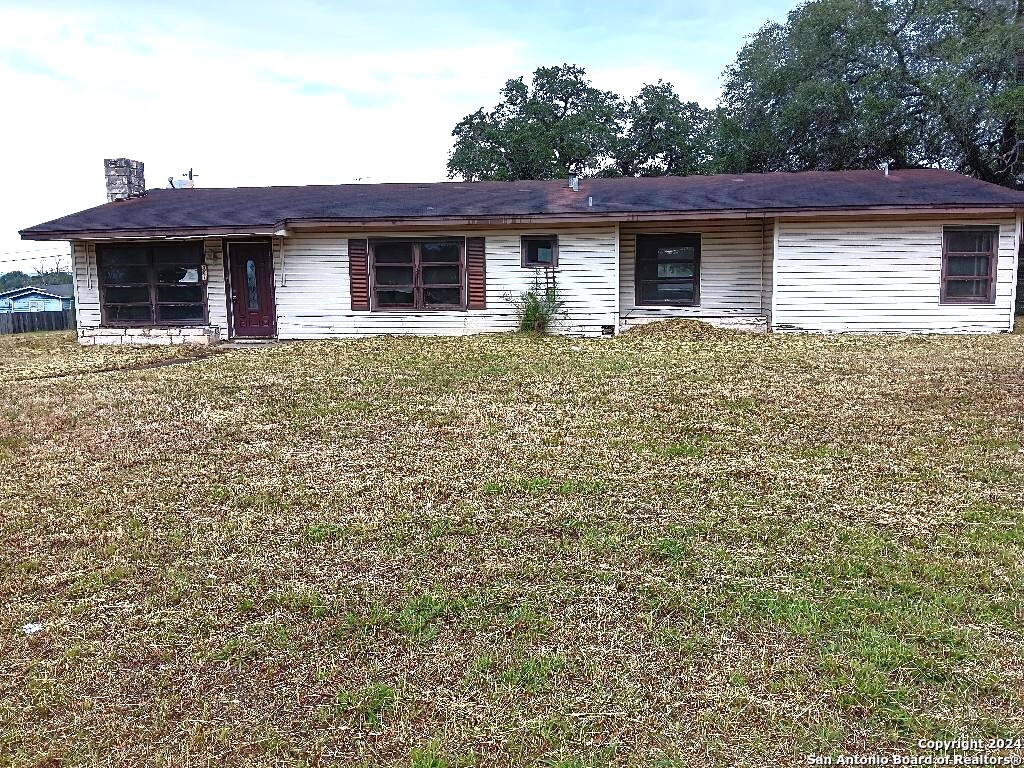 401 Cottonwood Street Kenedy TX 78119