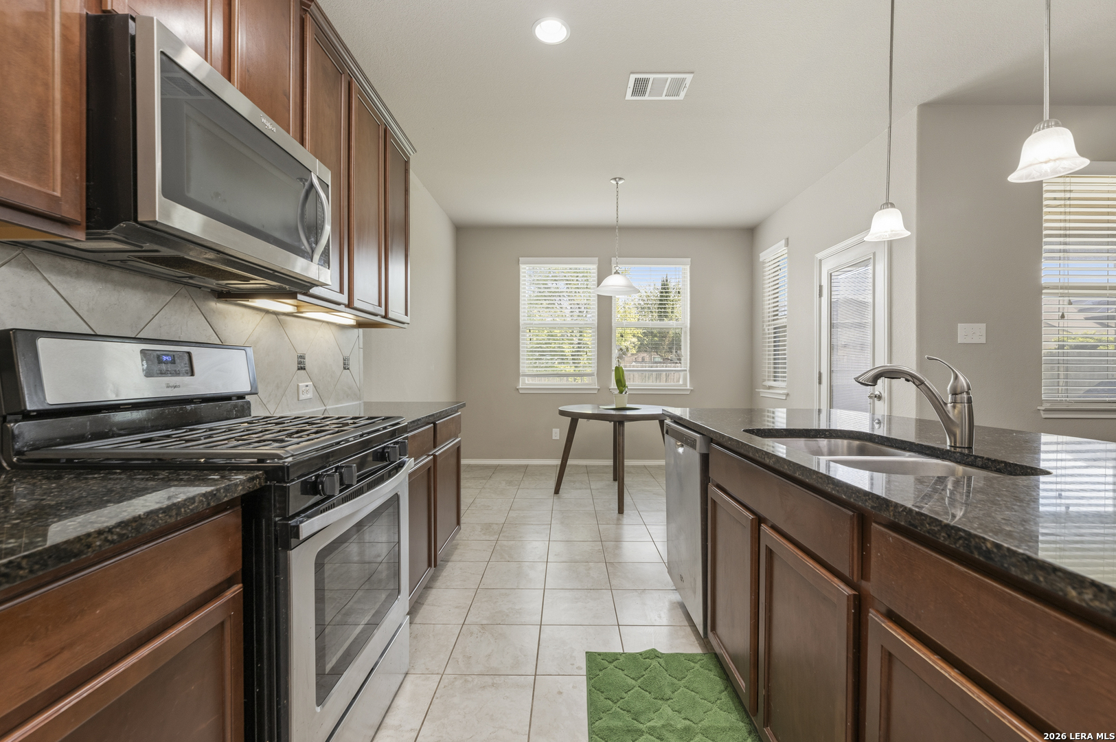 8718 Finlandia Rock San Antonio TX 78251