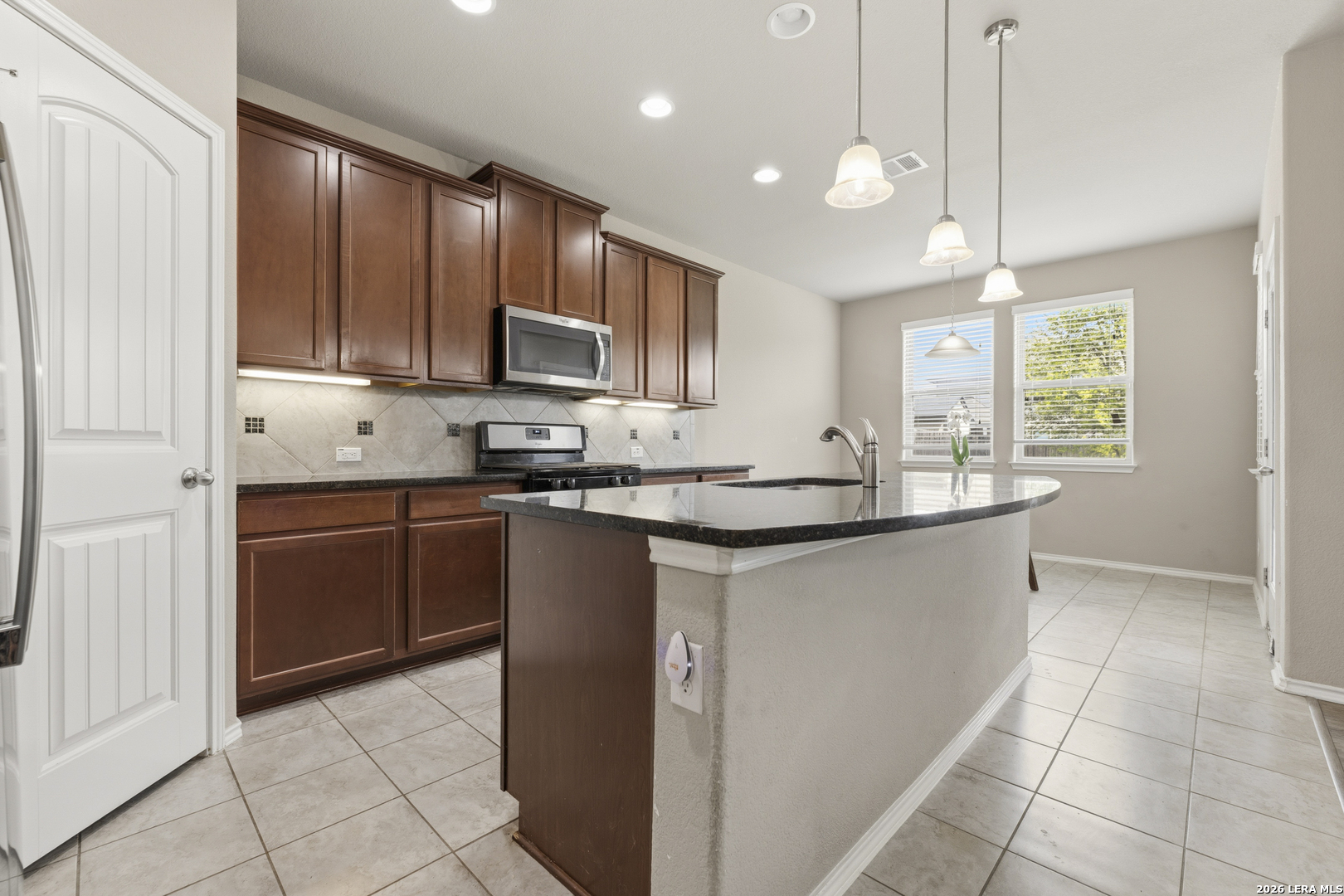 8718 Finlandia Rock San Antonio TX 78251